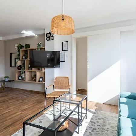 Sage 2-bedroom In * Protarász